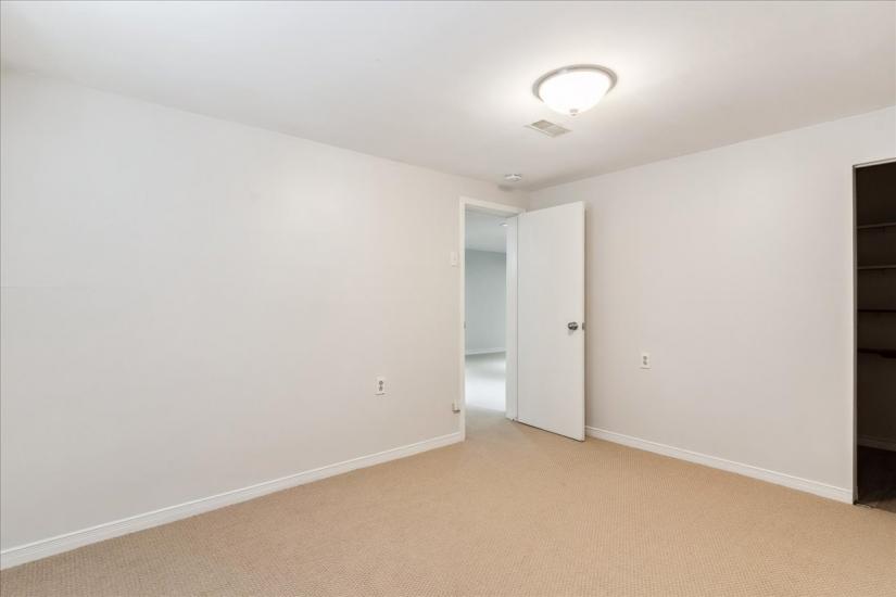 Property listing for 23 Lorne Ave., Hamilton, ON