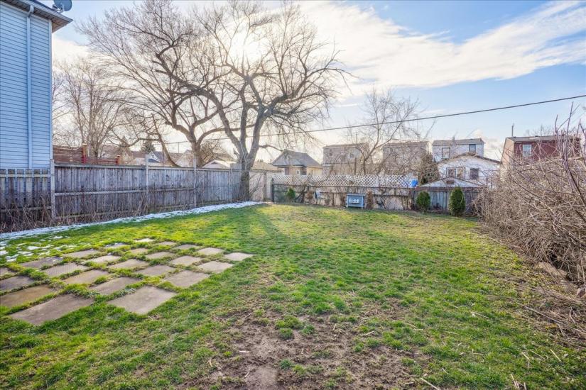 Property listing for 733 Dunn Ave., Hamilton, ON