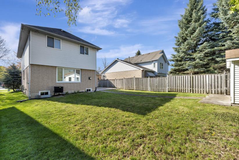 Property listing for 60 Kitty Murray Lane, Ancaster, ON