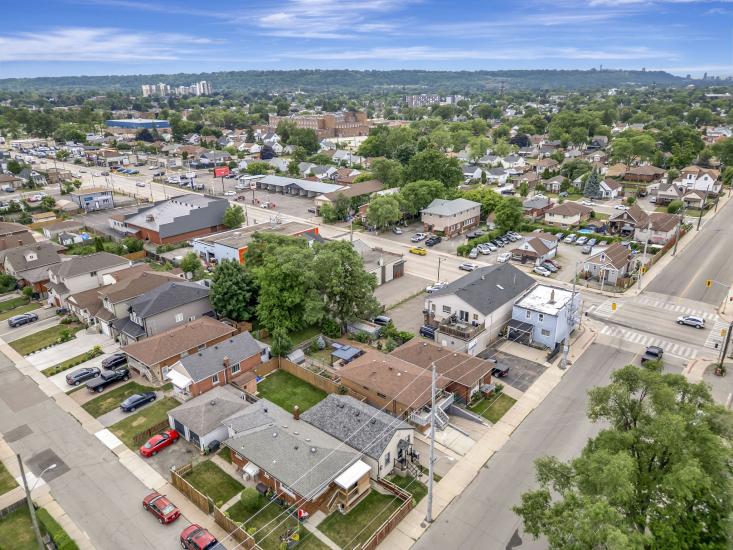 Property listing for 746 Roxborough Ave., Hamilton, ON