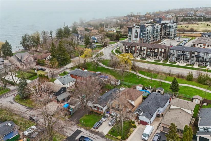 Property listing for 5 Herbert Crt., Stoney Creek, ON