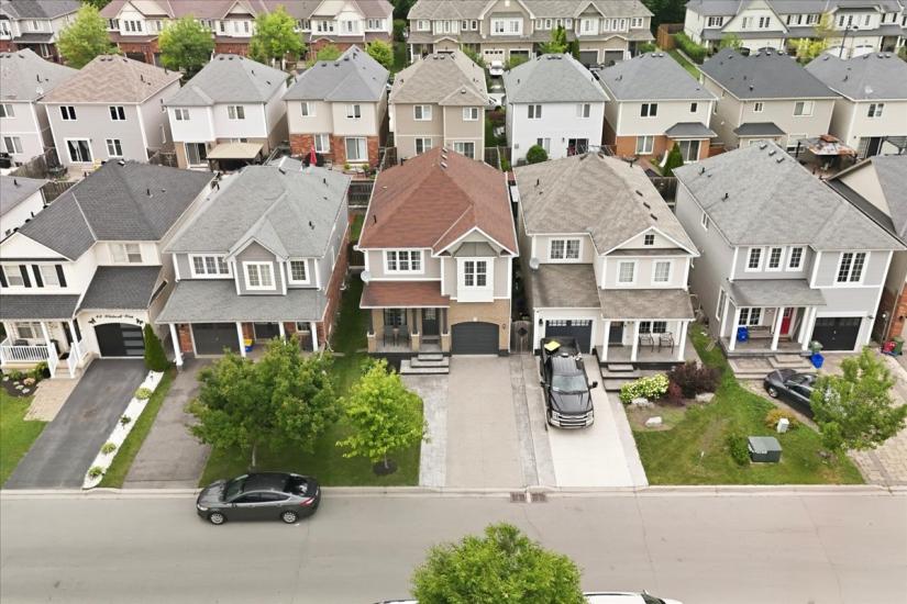 Property listing for 40 Whitwell Way, Binbrook, ON