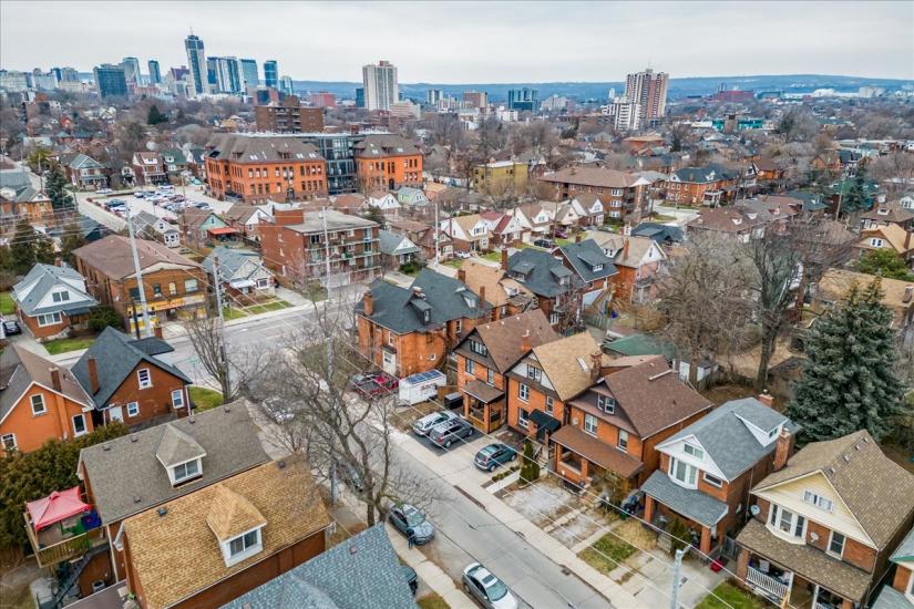 Property listing for 5 Cumberland Ave., Hamilton, ON