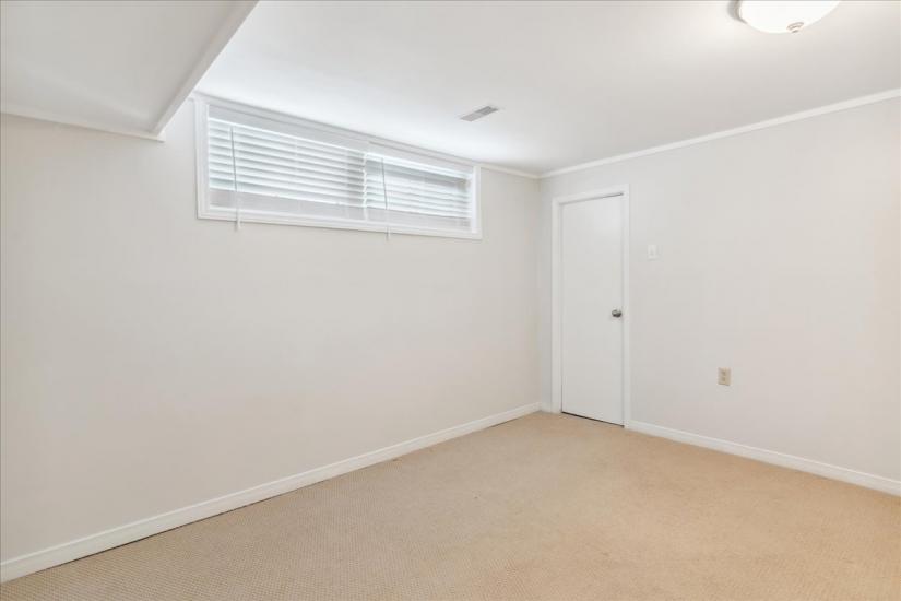 Property listing for 23 Lorne Ave., Hamilton, ON