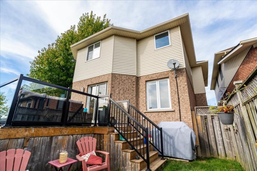 Property listing for 75 Claudette Gate, Hamilton, ON