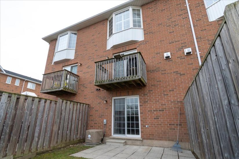 Property listing for #3-437 Highway 8, Stoney Creek, ON