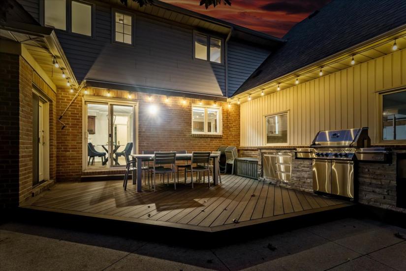 Property listing for 34 Gladiola Dr., Carlisle, ON