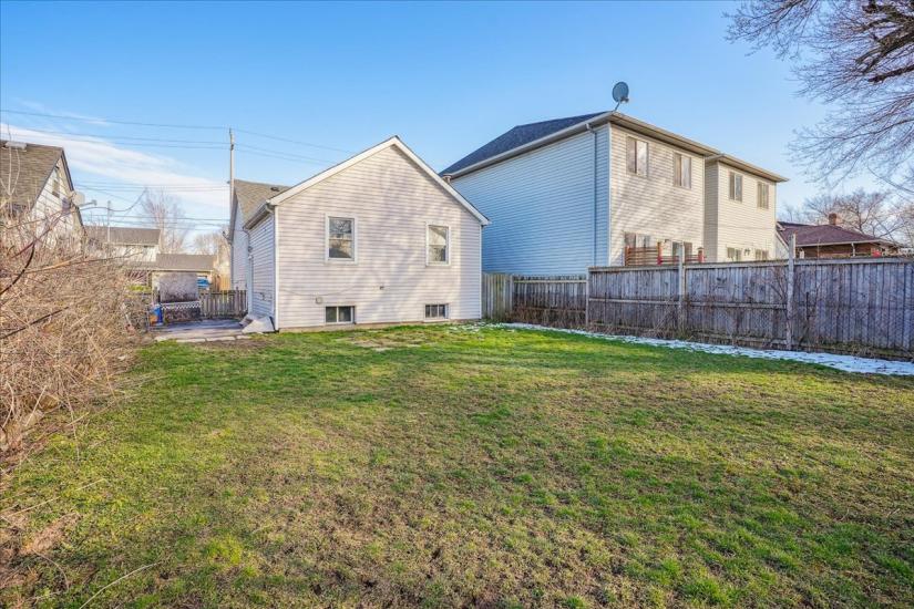 Property listing for 733 Dunn Ave., Hamilton, ON