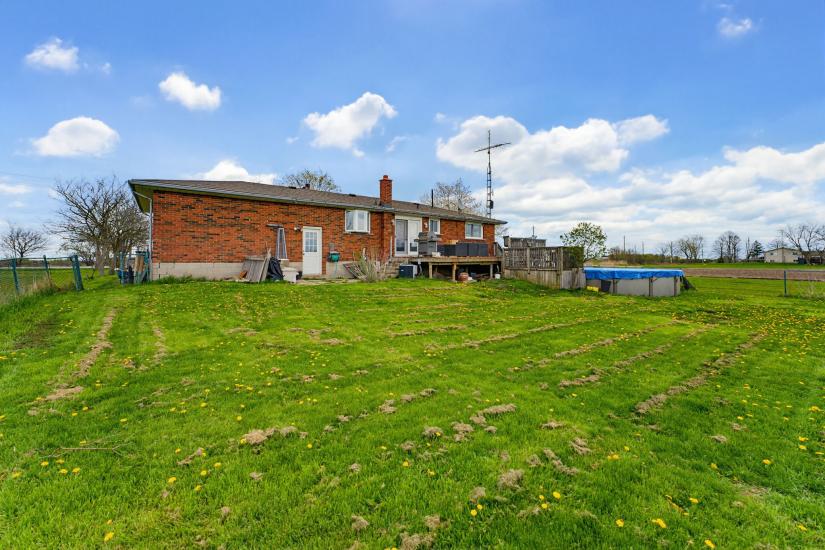 Property listing for 516 Mud St. E., Stoney Creek, ON