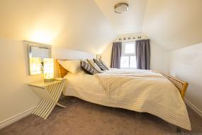 Property listing for 313 Bold St., Hamilton, ON