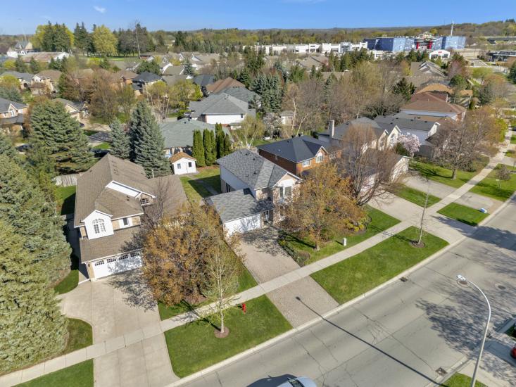 Property listing for 60 Kitty Murray Lane, Ancaster, ON