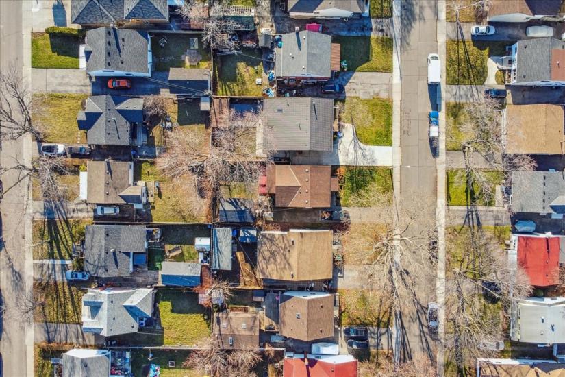 Property listing for 276 Ivon Ave., Hamilton, ON