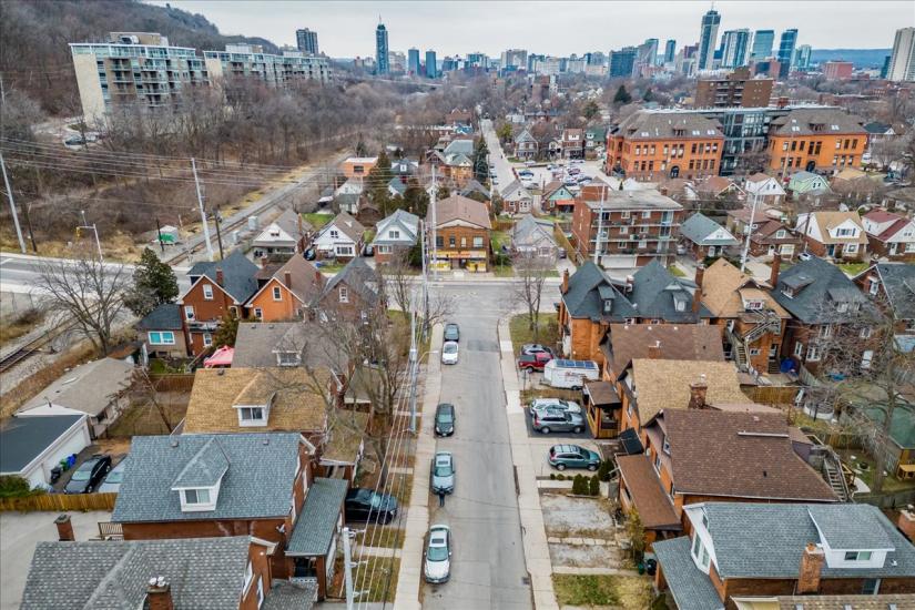 Property listing for 5 Cumberland Ave., Hamilton, ON