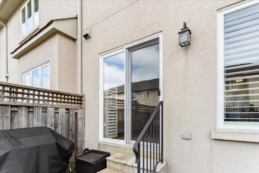Property listing for 36 Forest Valley Cres., Dundas, ON