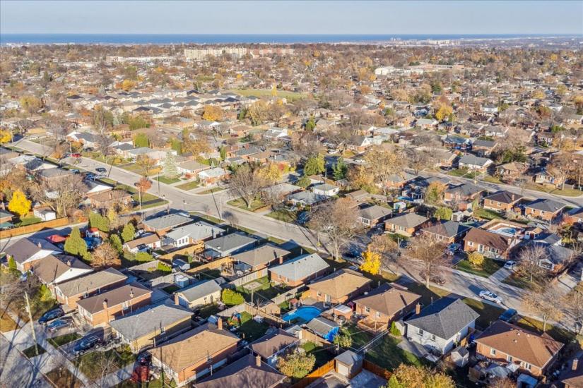 Property listing for 272 East 44th St., Hamilton, ON