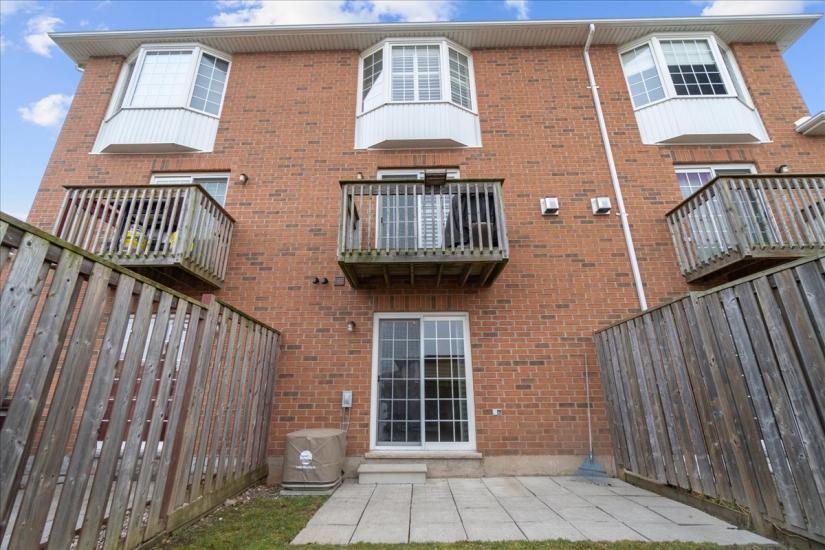 Property listing for #3-437 Highway 8, Stoney Creek, ON