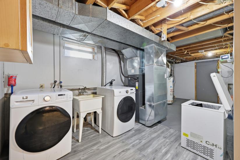 Property listing for 42 Terrace Ave., Welland, ON