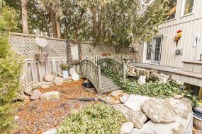 Property listing for 128 York Rd., Dundas, ON