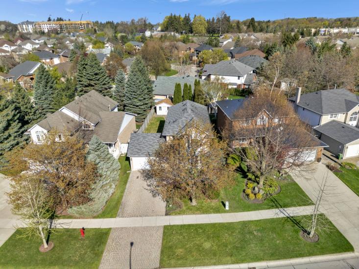 Property listing for 60 Kitty Murray Lane, Ancaster, ON