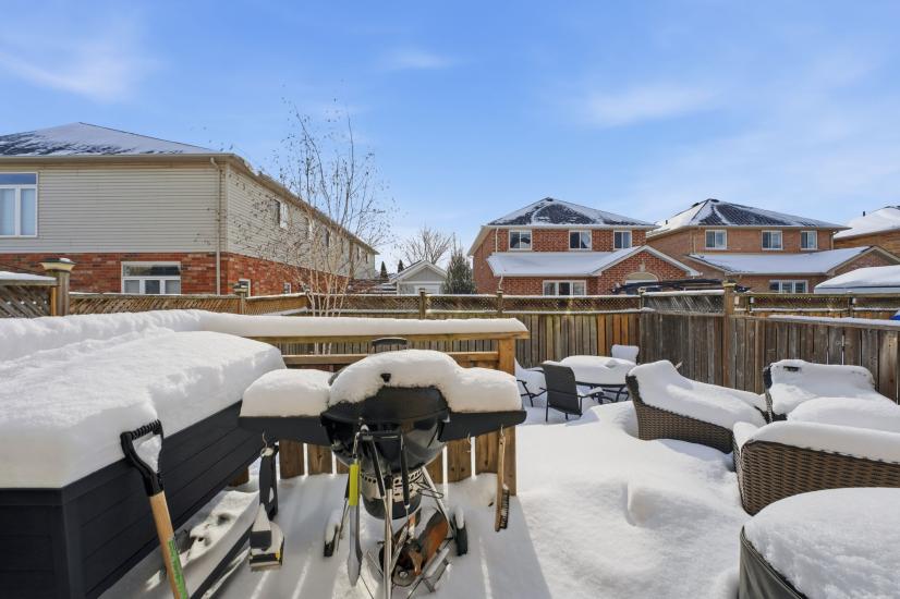 Property listing for 115 Benziger Lane, Stoney Creek, ON