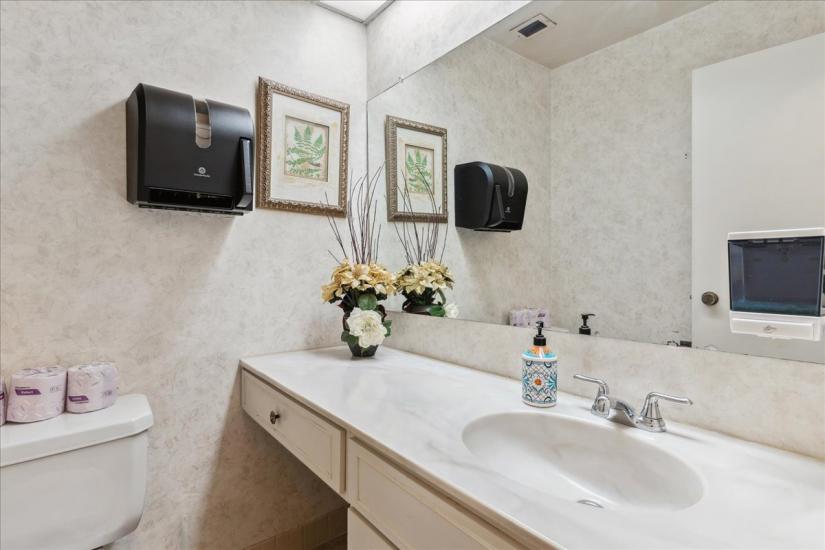 Property listing for #305-222 Jackson St. W., Hamilton, ON
