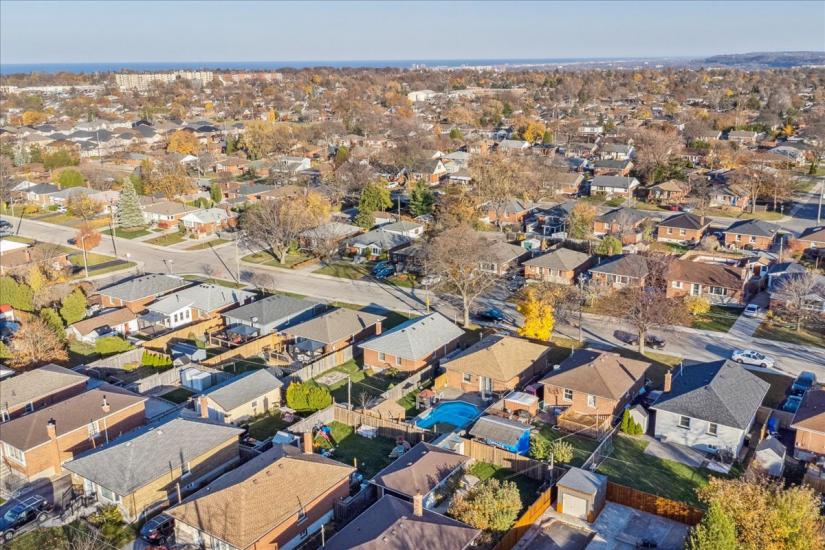 Property listing for 272 East 44th St., Hamilton, ON