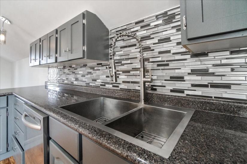 Property listing for 116 Grand River Ave., Brantford, ON