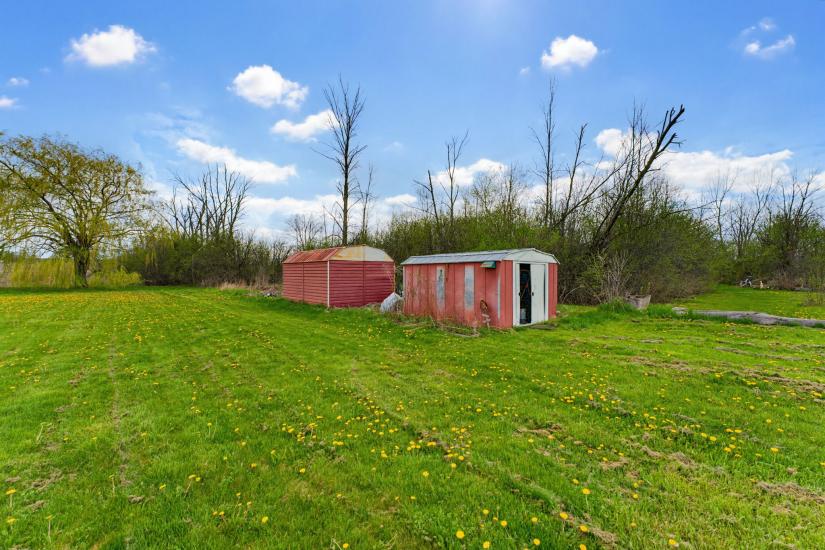 Property listing for 516 Mud St. E., Stoney Creek, ON