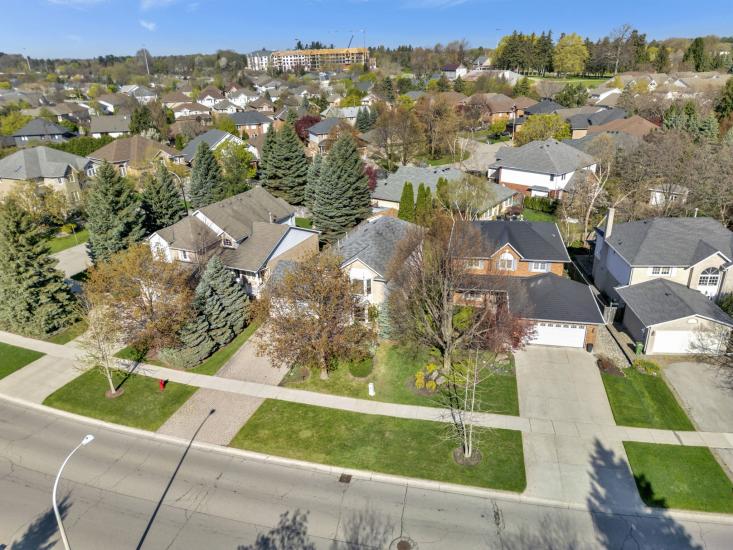 Property listing for 60 Kitty Murray Lane, Ancaster, ON