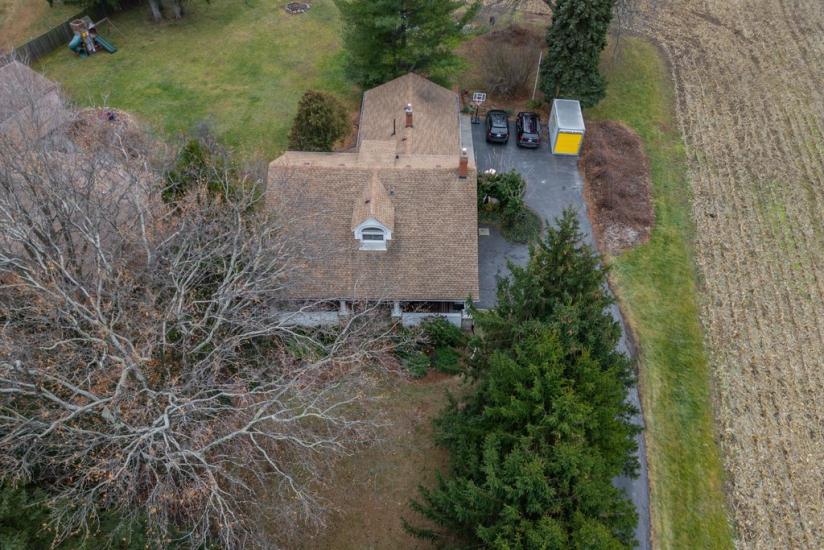Property listing for 982 HWY 8, Stoney Creek, ON