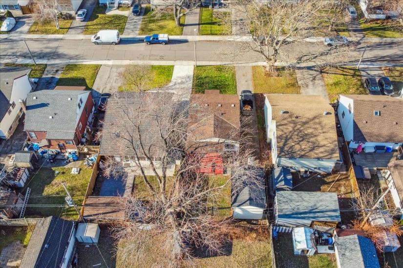 Property listing for 276 Ivon Ave., Hamilton, ON