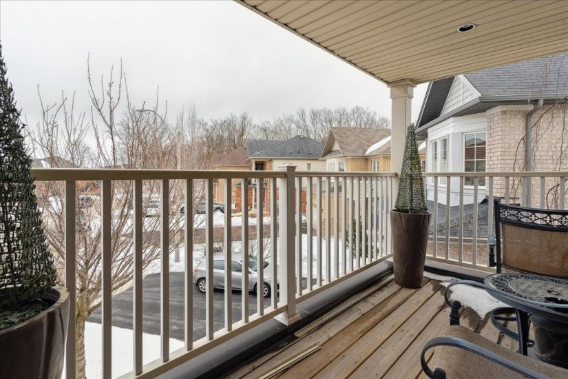 Property listing for 19 Deborah Crt., Hamilton, ON