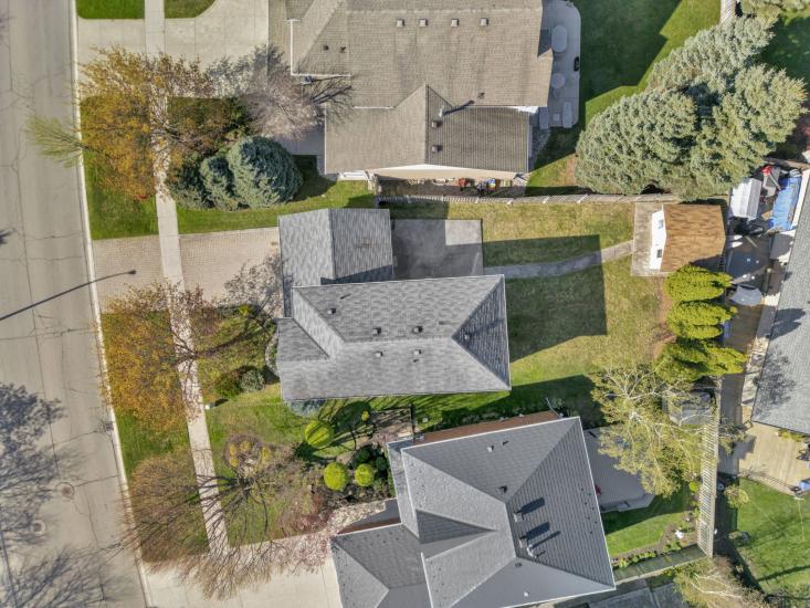 Property listing for 60 Kitty Murray Lane, Ancaster, ON