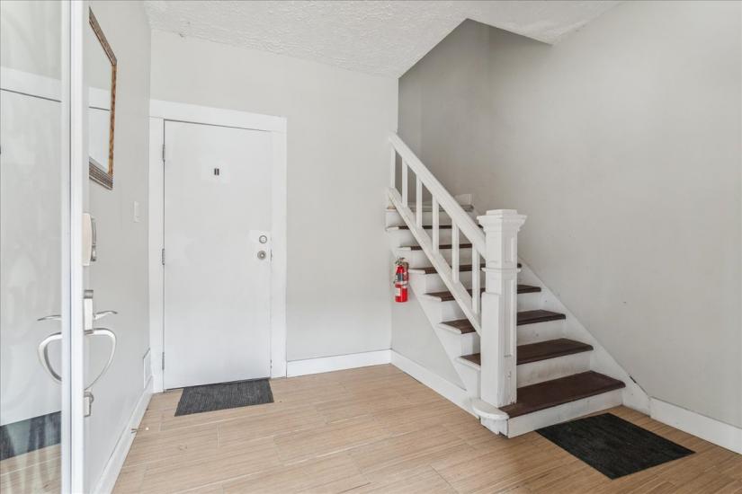Property listing for 5 Cumberland Ave., Hamilton, ON