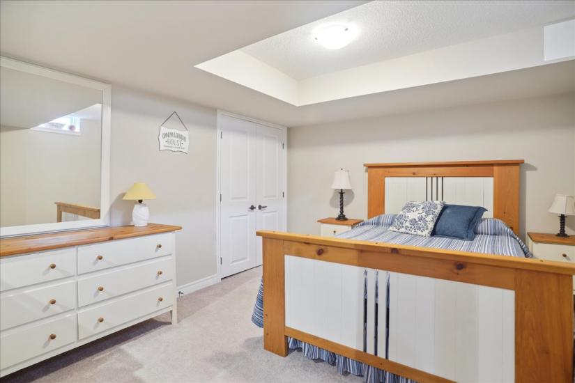 Property listing for 62 Gaddye Lane, Binbrook, ON