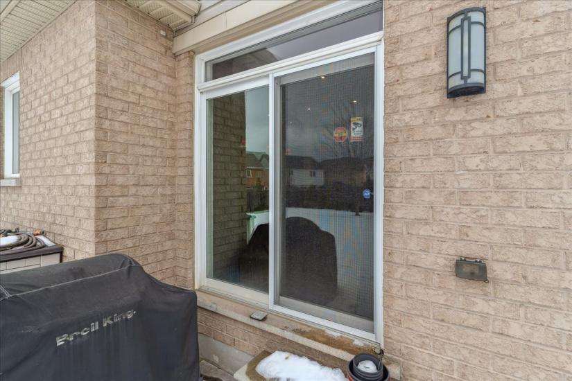 Property listing for 19 Deborah Crt., Hamilton, ON