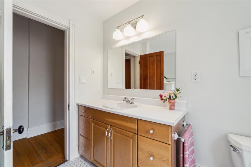 Property listing for 179 Hess St. S., Hamilton, ON