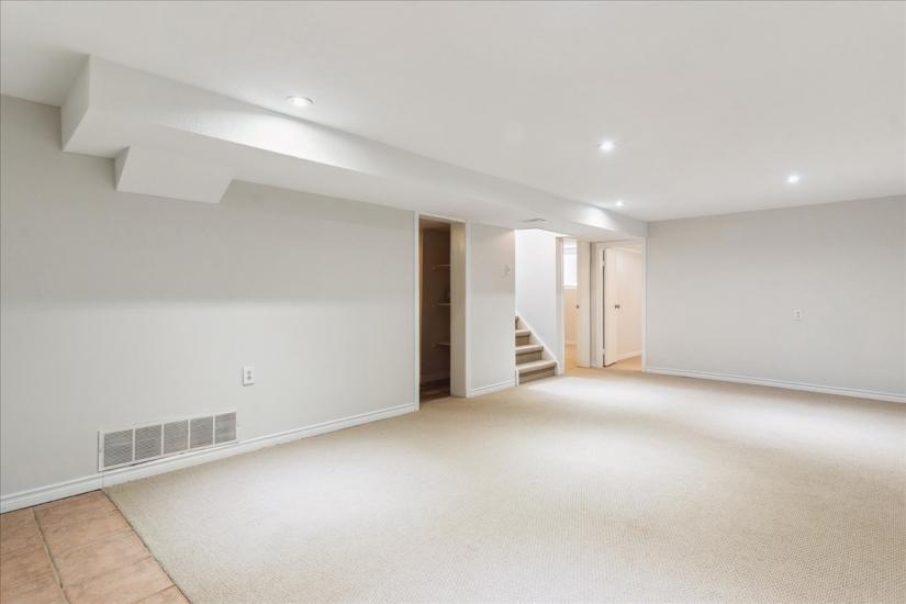 Property listing for 23 Lorne Ave., Hamilton, ON