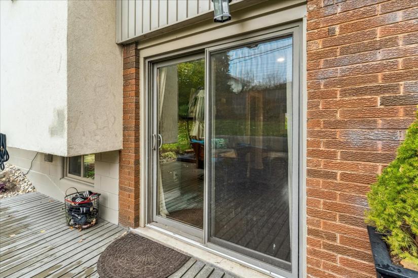 Property listing for 9 Holbrook Rd., Hamilton, ON