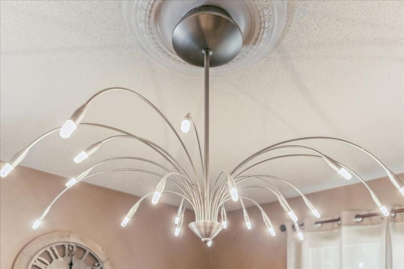 Property listing for 75 Claudette Gate, Hamilton, ON