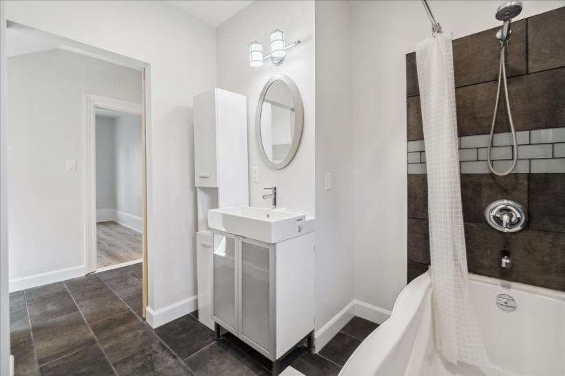 Property listing for 116 Grand River Ave., Brantford, ON