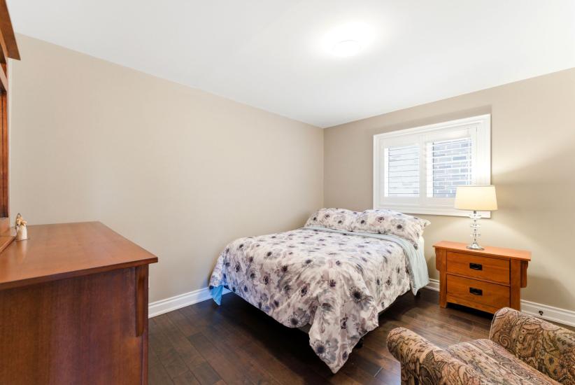 Property listing for 67 Alma St., Dundas, ON