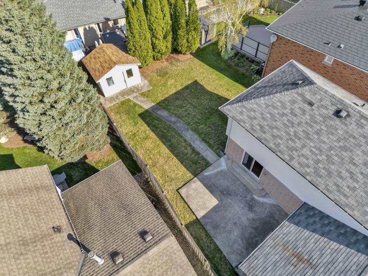 Property listing for 60 Kitty Murray Lane, Ancaster, ON