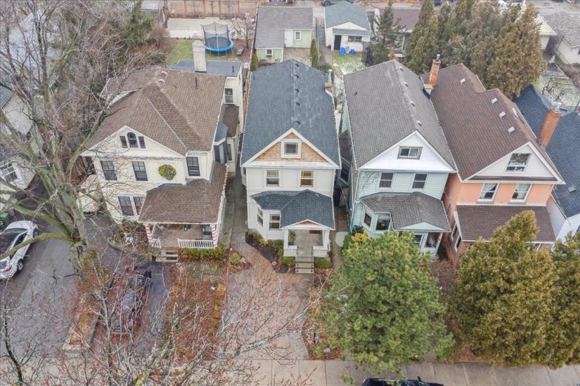 Property listing for 42 Chatham St., Hamilton, ON