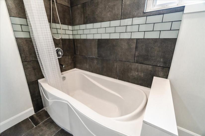 Property listing for 116 Grand River Ave., Brantford, ON