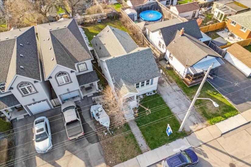 Property listing for 733 Dunn Ave., Hamilton, ON