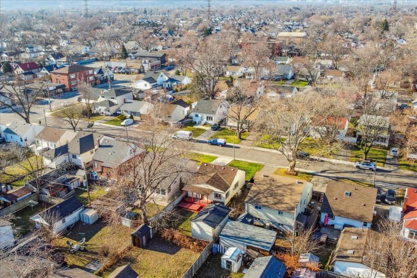 Property listing for 276 Ivon Ave., Hamilton, ON