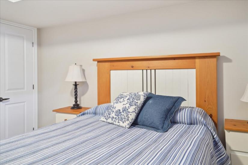 Property listing for 62 Gaddye Lane, Binbrook, ON