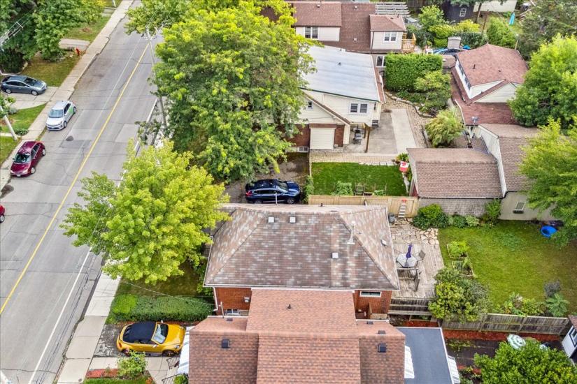 Property listing for 133 Longwood Rd. N., Hamilton, ON