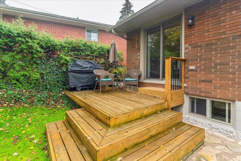 Property listing for 9 Holbrook Rd., Hamilton, ON
